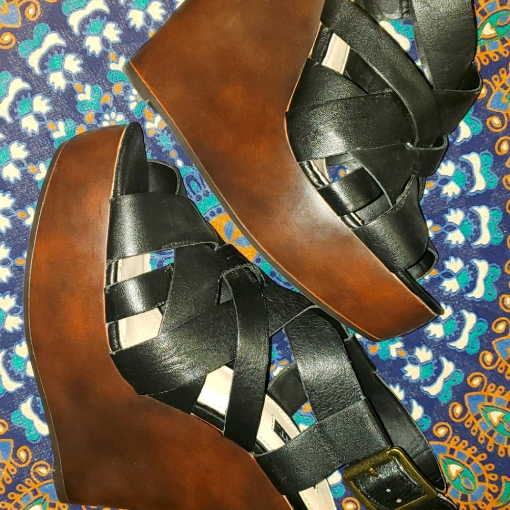Wedges sz 7.5 by Shoemint
